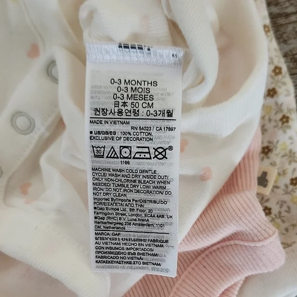 GAP Pink and White Matching Set Bodysuit Long Sleeves - Picture 12 of 16